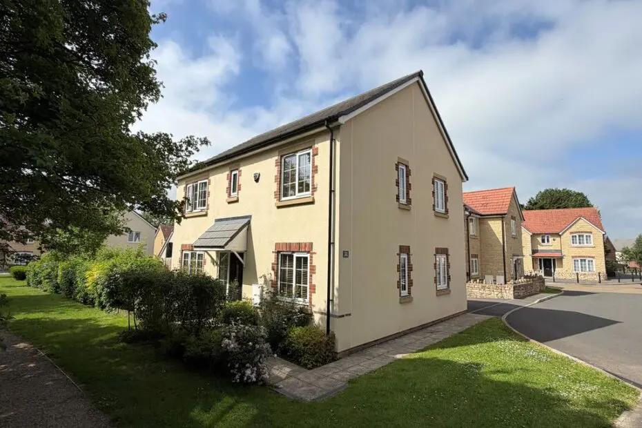 Maes Knoll Drive